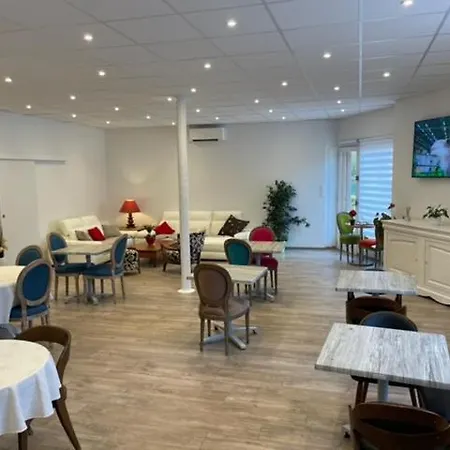 L'avenue Hotel Annot